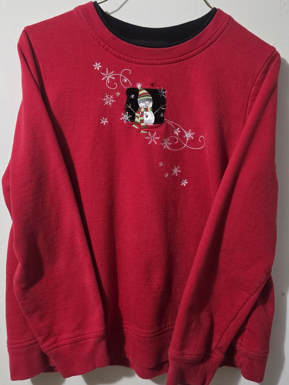 vintage 90s/Y2K Breckenridge holiday crewneck sweatshirt in a vibrant cherry red